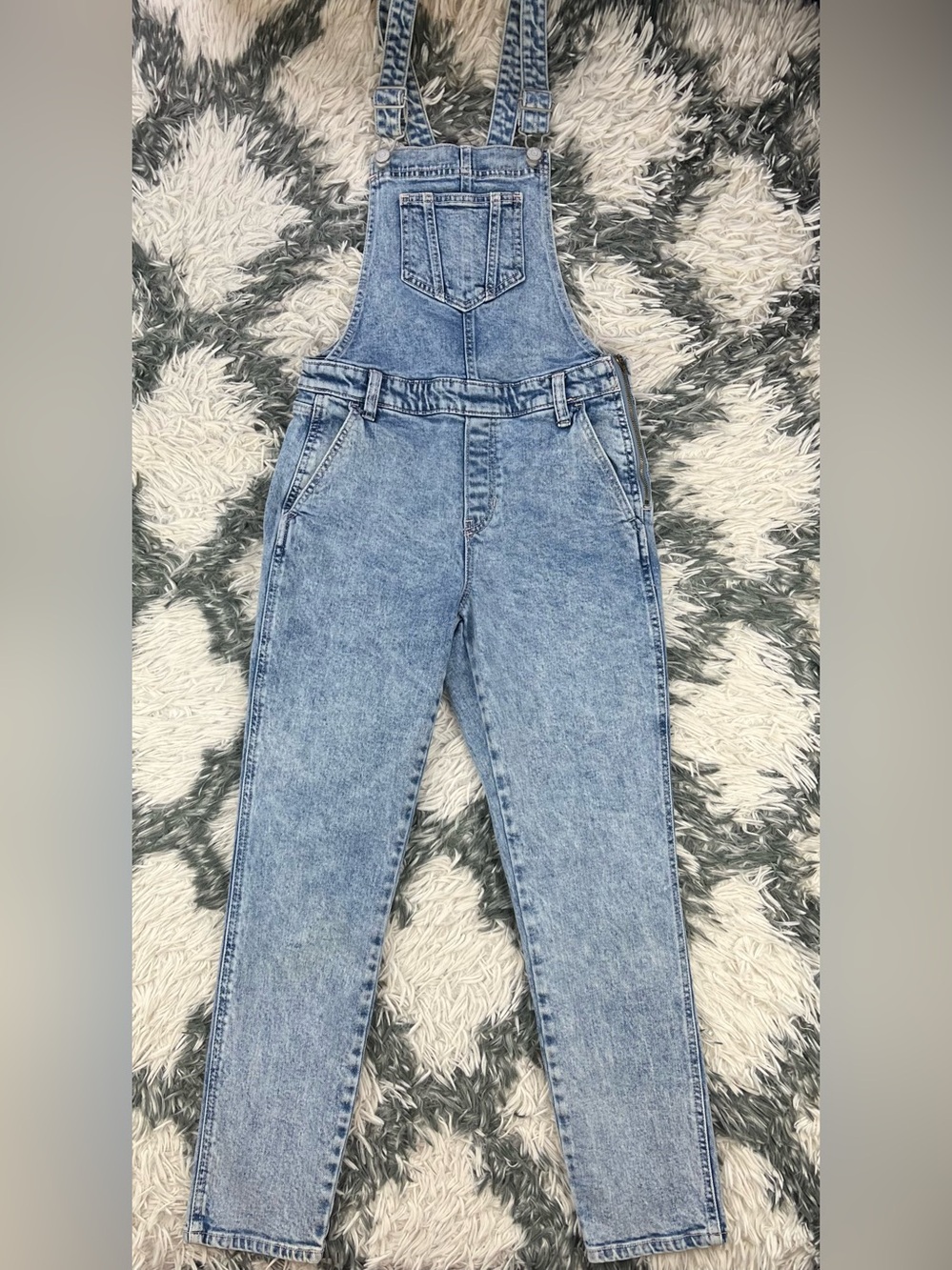 Old Navy Women’s Light Blue Acid Wash Overalls Size 4
